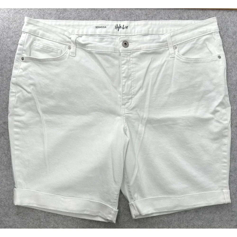 Style & Co. Bermuda Shorts White Denim Cuffed High Rise 5-Pocket Women's 22W